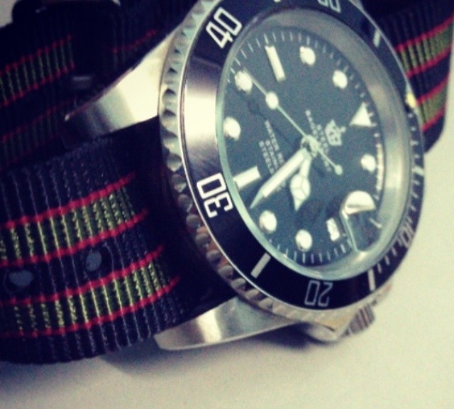 Bagelsport on a $5 James Bond striped NATO strap from #cheapestnatostraps.com #bagelsport #natostrap #natoband #submariner #diverswatch #jamesbond