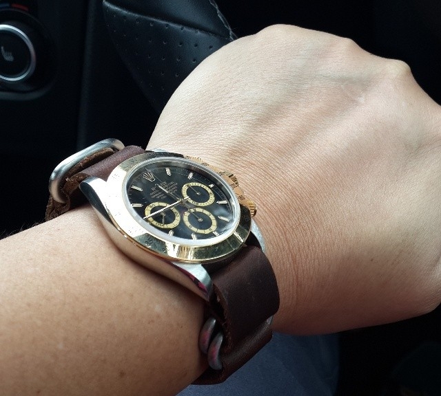 Rolex Daytona on a handmade leather Zulu strap from #cheapestnatostraps.com #rolex #daytona #rolexdaytona #watchuseek #klocksnack #zulustrap #leathernatostrap #natostrap #natoband