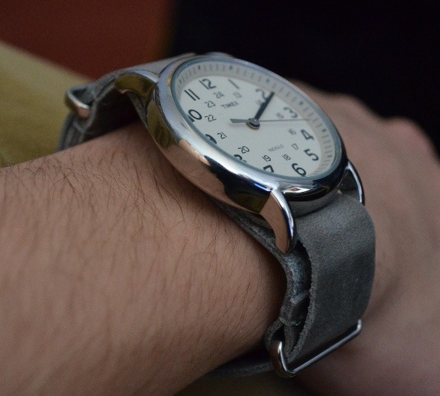 Timex Weekender on a gray leather NATO strap from #cheapestnatostraps.com #timex #timexweekender #weekender #leathernatostrap #natostrap #natoband #watchesofinstagram #watchuseek #instawatch #klocksnack