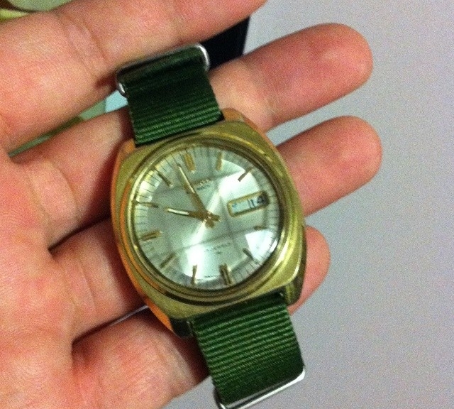 Vintage goldwatch on a NATO strap from #cheapestnatostraps.com #vintagewatch #goldwatch #natostrap #natoband #klocksnack #watchesofinstagram #watchuseek #instawatch