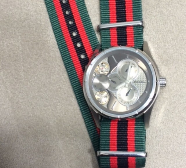 Fossil on a Gucci inspired NATO strap from #cheapestnatostraps.com #fossil #gucci #natostrap #natoband