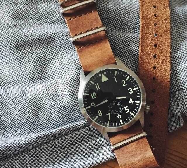 Maratac Mid Pilot on a sandy brown leather NATO strap from #cheapestnatostraps.com #maratac #maratacpilot #pilotwatch #leathernatostrap #natostrap #natoband #watchband #watchstrap #watchuseek #klocksnack