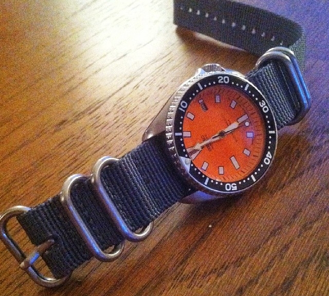 Seiko 7002 divers watch on a Gray 5-ring Zulu strap from #cheapestnatostraps.com #seiko #diverswatch #natoband #natostrap #instawatch #klocksnack #watchuseek #watchband #watchstrap